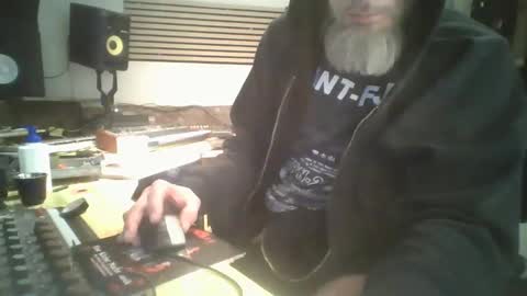 Snapshot of feelfemdom chatting on 03.01.25 feelfemdom online show from 03.01.25