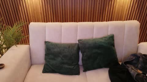 Feelena online show from 11.21.25