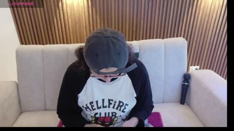 Feelena online show from 05.11.26