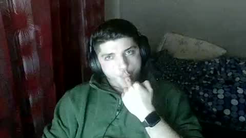 Snapshot of feet_cleaner chatting on 01.02.25 Slut-Boy online show from 01.02.25