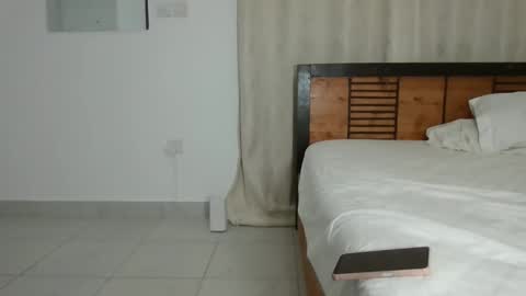 feetlovely507541 online show from 11.25.25