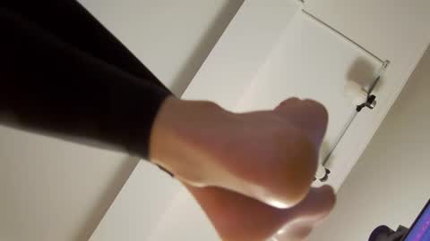 FeetVibe online show from 11.05.25