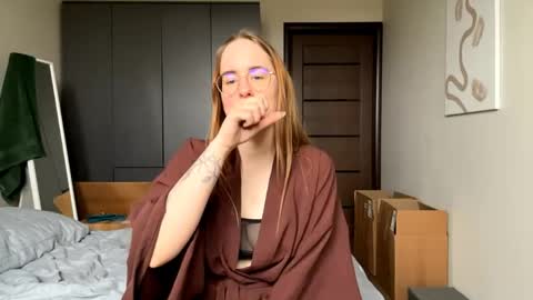 Snapshot of feleciacockrell chatting on 04.24.26 Mary online show from 04.24.26