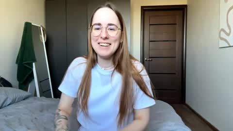 Snapshot of feleciacockrell chatting on 05.03.26 Mary online show from 05.03.26