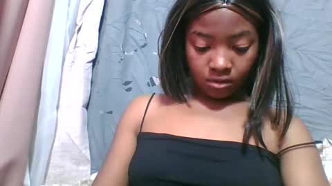 Snapshot of felice364342 chatting on 05.27.26 felice364342 online show from 05.27.26