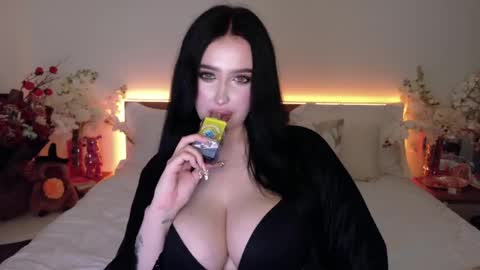 Felicia Herceg online show from 10.23.25