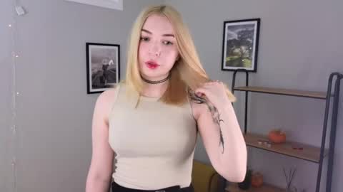 Snapshot of felicia_jacker chatting on 05.25.26 Sofia online show from 05.25.26