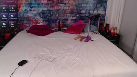 Felicia Hardon online show from 09.11.25