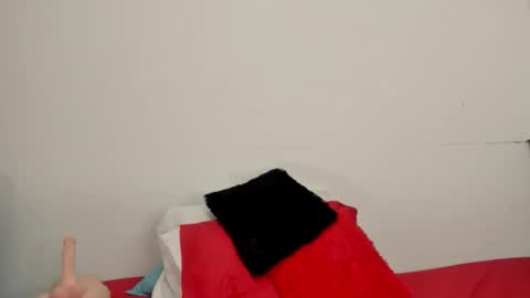 Snapshot of felina_ardiente chatting on 10.04.25 felina_ardiente online show from 10.04.25