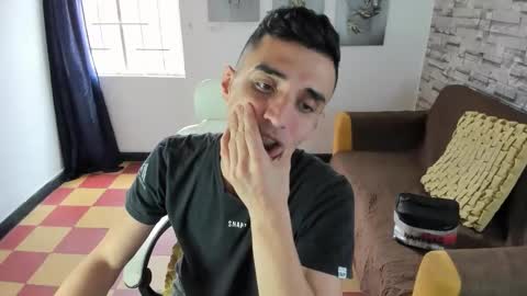 Snapshot of felipe_colinss chatting on 04.29.26 felipe colinss online show from 04.29.26