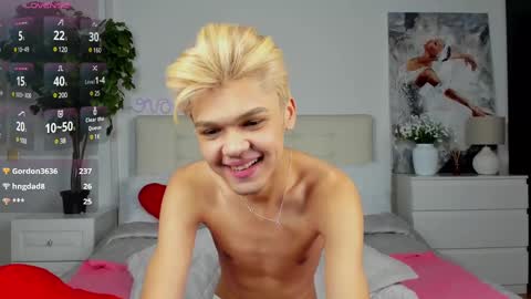 Snapshot of felix_rey chatting on 02.11.25 Felix online show from 02.11.25