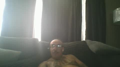 Snapshot of felixrlarios25 chatting on 04.30.26 felixrlarios25 online show from 04.30.26