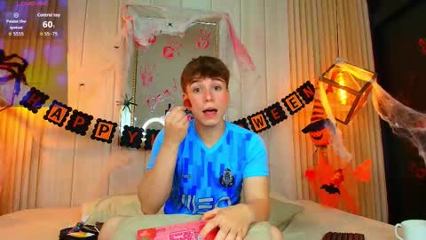 Femboy Max online show from 10.27.25