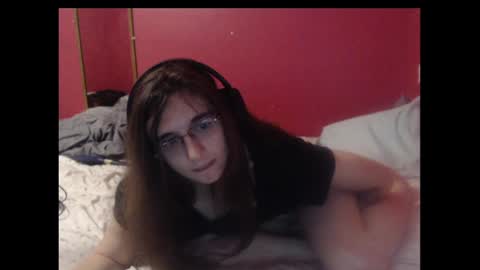 Snapshot of femboyfurfag chatting on 12.18.24 jamie online show from 12.18.24