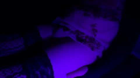 Snapshot of femboywannabe chatting on 12.31.24 ElaraJean online show from 12.31.24