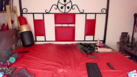 Princess18 online show from 10.21.25