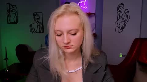 Snapshot of femida_love chatting on 03.12.25 Femida online show from 03.12.25