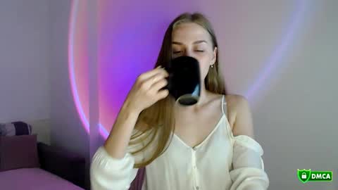 Femke online show from 10.25.25