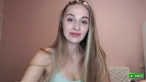 Snapshot of femkedejager chatting on 06.22.26 Femke online show from 06.22.26