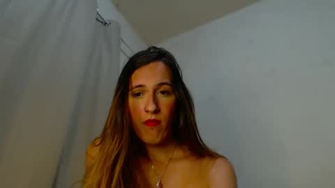 Snapshot of femmeangel chatting on 10.07.25 Alice online show from 10.07.25