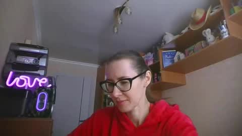 Snapshot of feraliss chatting on 02.26.26 feraliss online show from 02.26.26