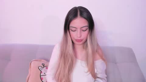 Snapshot of fernanda_aaa chatting on 04.21.26 fernanda online show from 04.21.26