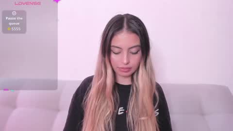 Snapshot of fernanda_aaa chatting on 05.11.26 fernanda online show from 05.11.26