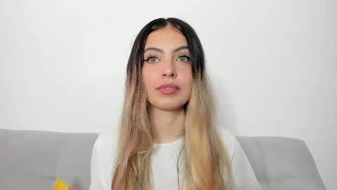 Snapshot of fernanda_aaa chatting on 05.12.26 fernanda online show from 05.12.26
