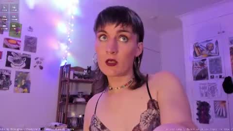 Snapshot of fernydew chatting on 06.19.26 Fern next stream 430pm Monday PST online show from 06.19.26