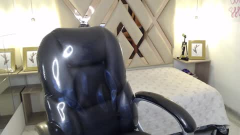 FER PHOENIX online show from 12.30.24