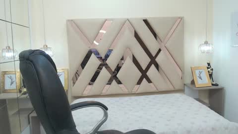 FER PHOENIX online show from 02.18.25