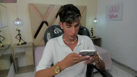 FER PHOENIX online show from 10.05.25