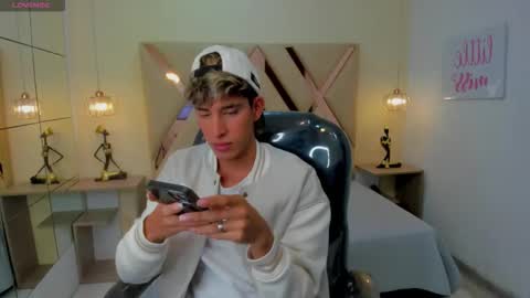 FER PHOENIX online show from 11.16.25