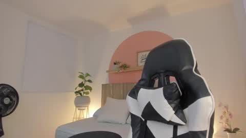 Fer  online show from 10.26.25