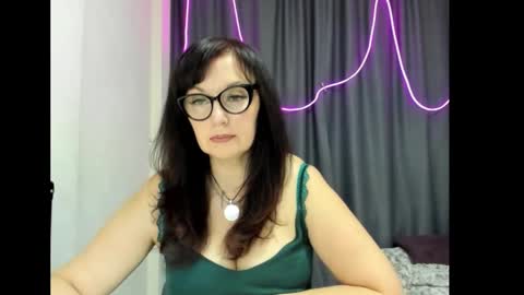 Snapshot of fey_bb chatting on 11.16.25 Milana online show from 11.16.25