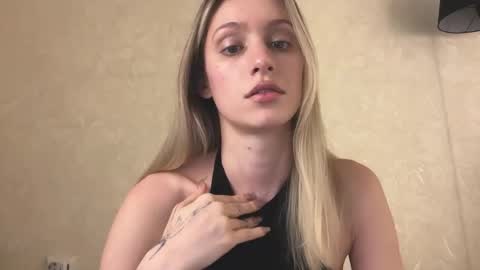 Lisa online show from 12.23.25