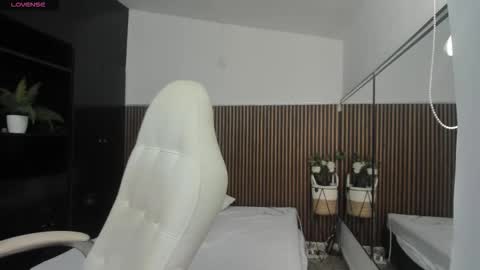 Freyja  online show from 11.13.25