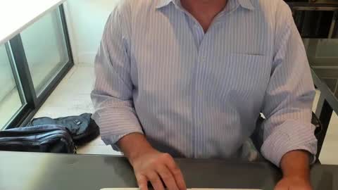 Snapshot of fhetzl chatting on 09.29.25 fhetzl online show from 09.29.25