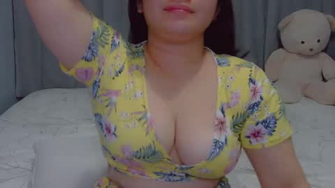 Snapshot of fhwilloughbyxx chatting on 04.17.26 fhwilloughbyxx online show from 04.17.26