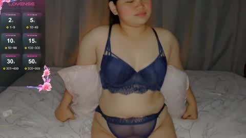 Snapshot of fhwilloughbyxx chatting on 04.18.26 fhwilloughbyxx online show from 04.18.26