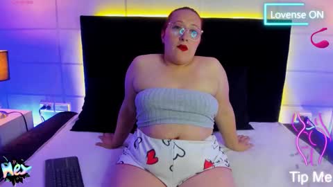 Snapshot of fieryluciana chatting on 10.19.25 Luciana online show from 10.19.25