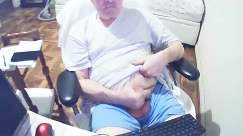 Snapshot of filhober chatting on 01.15.25 filhober online show from 01.15.25