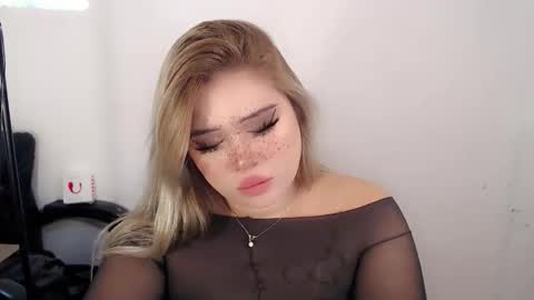 Snapshot of filipina_slutty69xxx chatting on 09.12.25 Angela DONT FORGET TO FOLLOW AND GIVE ME APPRECIATION online show from 09.12.25