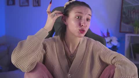 Snapshot of filipinaadams chatting on 12.12.24 cap and Lana online show from 12.12.24