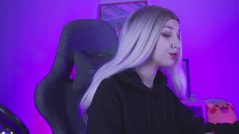 Snapshot of filipinaadams chatting on 12.21.24 cap and Lana online show from 12.21.24