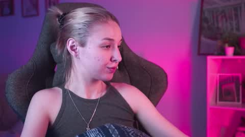 Snapshot of filipinaadams chatting on 02.23.25 cap and Lana online show from 02.23.25