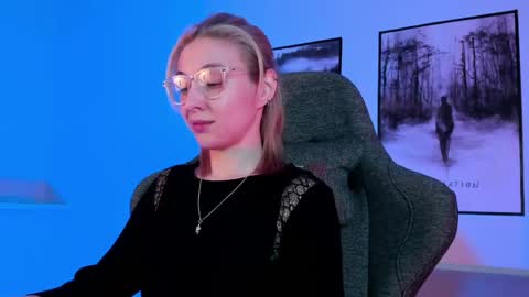 Snapshot of filipinaadams chatting on 03.06.25 cap and Lana online show from 03.06.25