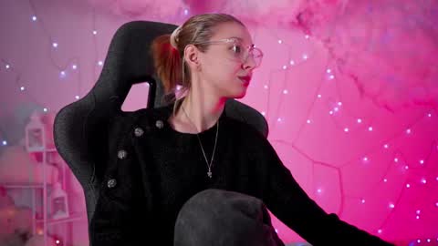 Snapshot of filipinaadams chatting on 03.08.25 cap and Lana online show from 03.08.25