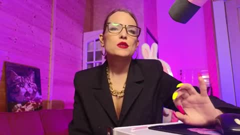 Snapshot of findom_lady_shine chatting on 05.14.26 Lady online show from 05.14.26