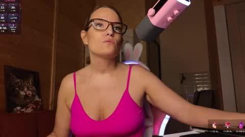 Snapshot of findom_lady_shine chatting on 05.28.26 Lady online show from 05.28.26